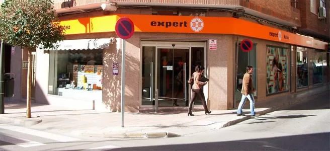 Expert Nuñez