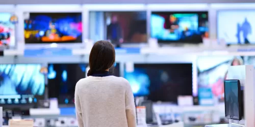 alt + ¡Guía Completa para Comprar el Televisor Perfecto este Black Friday!.webp